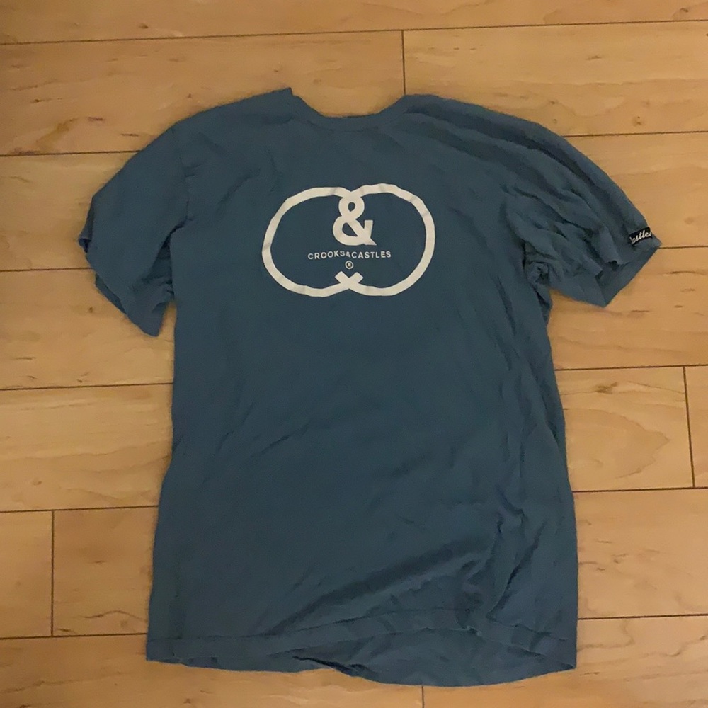 Crooks and castles tee shirt